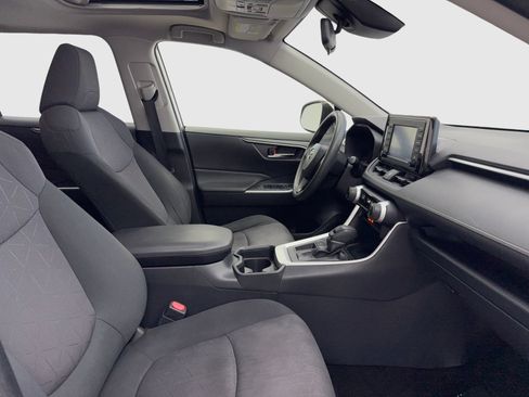 Used 2019 Toyota RAV4 XLE FWD image 41