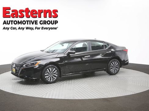 Used 2023 Nissan Altima 2.5 SV w/ SV Premium Package AWD/4WD image 58