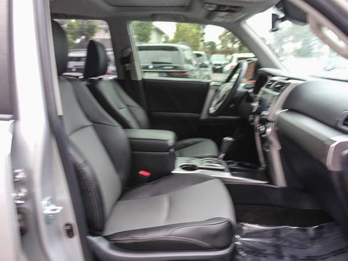 Used 2021 Toyota 4Runner SR5 Premium image 16