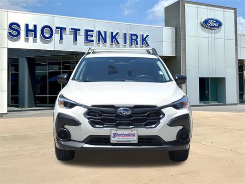 Used 2024 Subaru Crosstrek 2.0i image 2