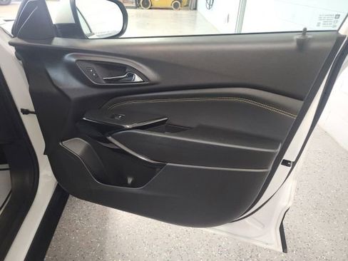 Used 2024 Chevrolet Trax LT w/ LT Convenience Package FWD image 18