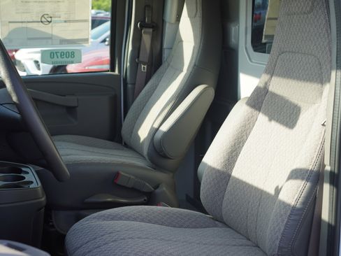 New 2025 GMC Savana 3500 w/ Power Convenience Package RWD image 22