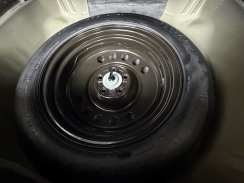 Used 2022 Subaru Outback Premium image 16