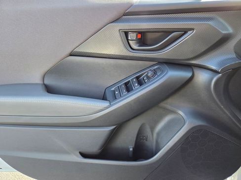 Used 2025 Subaru Crosstrek 2.0i Premium image 16