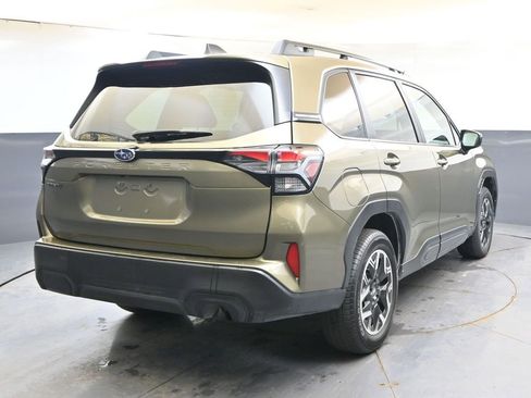 Certified 2025 Subaru Forester Premium AWD/4WD image 5