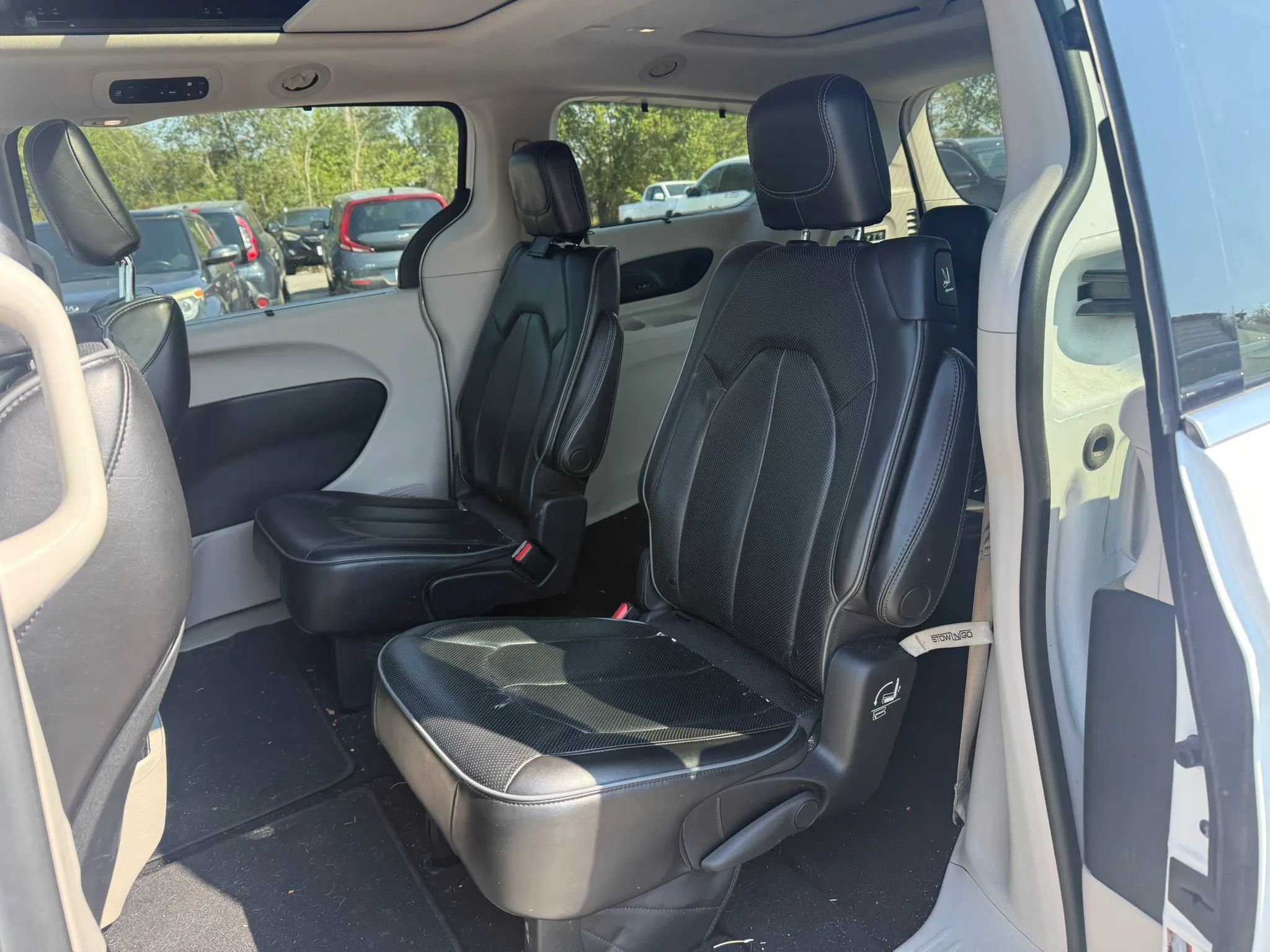 Used 2020 Chrysler Pacifica Limited FWD image 6
