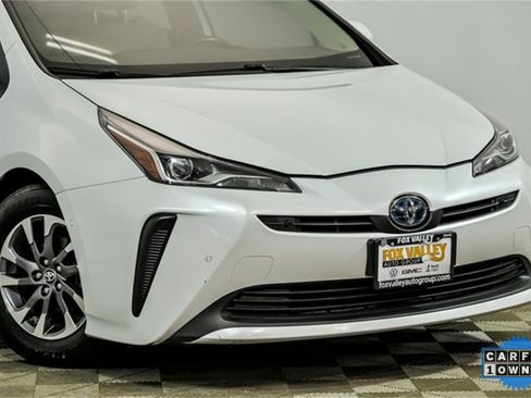 Used 2021 Toyota Prius XLE image 2