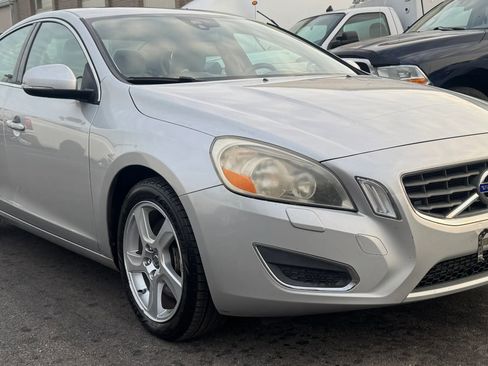 Used 2012 Volvo S60 T5 FWD image 4