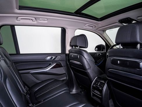 Used 2024 BMW X7 xDrive40i w/ Premium Package image 16