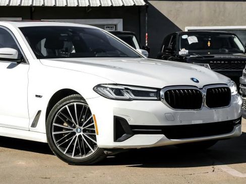 Used 2023 BMW 530e image 11