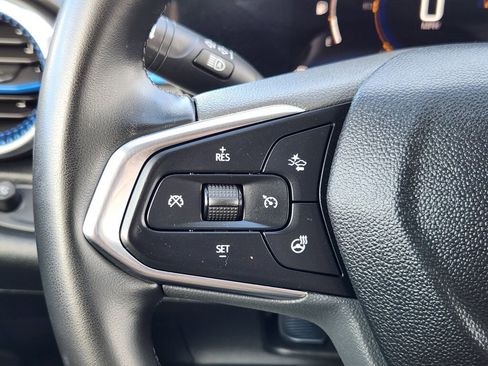 Used 2025 Chevrolet Trax LT w/ Driver Confidence Package image 18