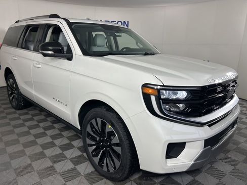 New 2026 Ford Expedition Platinum w/ Driver's Package image 3