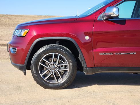 Used 2020 Jeep Grand Cherokee Limited image 13