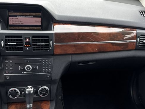 Used 2011 Mercedes-Benz GLK 350 2WD image 28