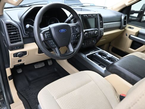 Used 2020 Ford F250 XLT w/ XLT Premium Package AWD/4WD image 22