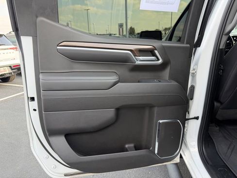 Used 2022 Chevrolet Silverado 1500 RST w/ Convenience Package II image 18