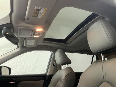 Used 2022 Toyota Highlander XLE image 23