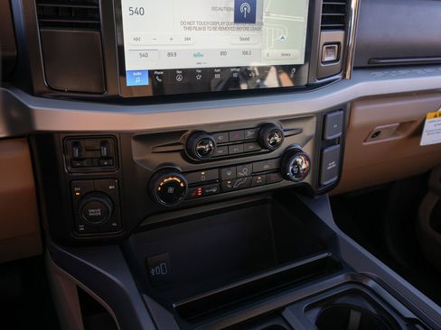 New 2026 Ford F250 XLT w/ XLT Premium Package AWD/4WD image 26