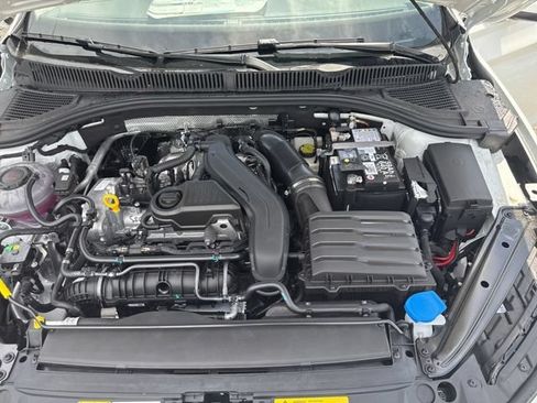 New 2026 Volkswagen Jetta SE FWD image 17