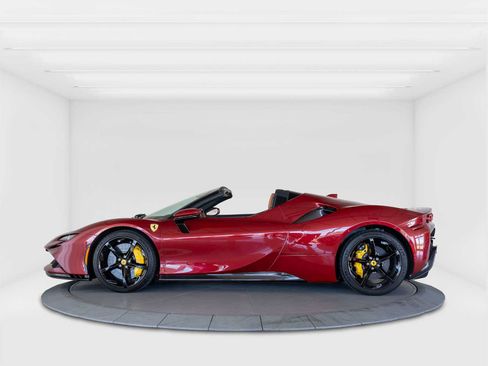 Certified 2025 Ferrari SF90 Spider AWD/4WD image 2