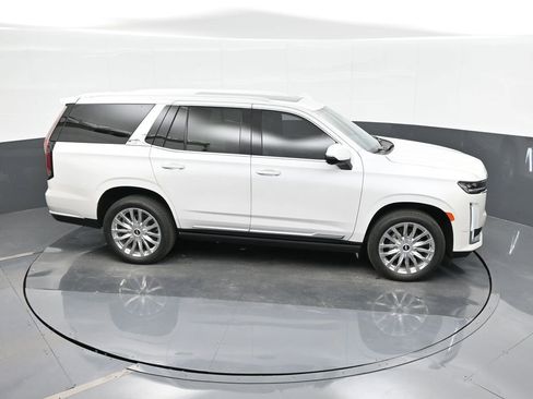 Used 2023 Cadillac Escalade Premium Luxury w/ Performance Package image 31