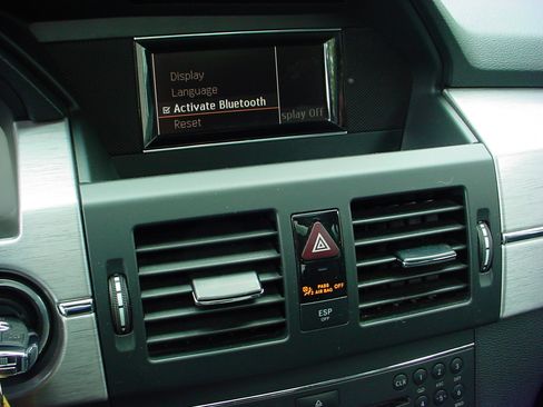 Used 2010 Mercedes-Benz GLK 350 4MATIC image 17