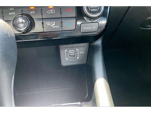 Certified 2025 Jeep Compass Limited AWD/4WD image 32