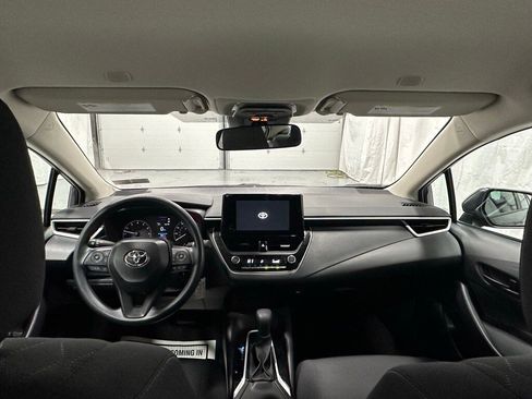 Used 2025 Toyota Corolla LE image 41