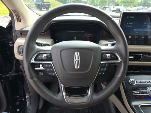 Used 2022 Lincoln Nautilus Reserve w/ Equipment Group 201A AWD/4WD image 11