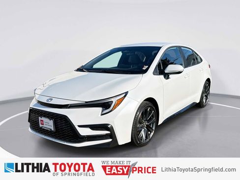 Used 2026 Toyota Corolla SE FWD image 1