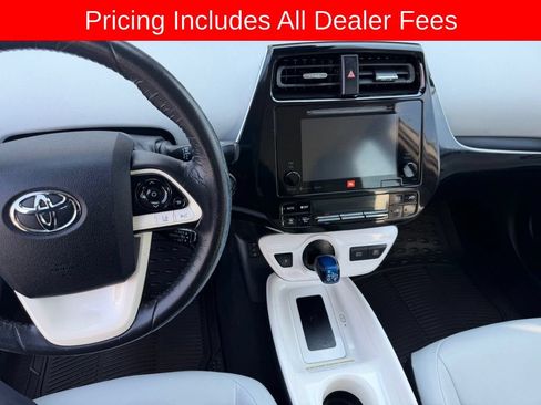 Used 2016 Toyota Prius Four Touring w/ Premium Convenience Package FWD image 9