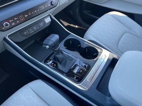 New 2026 Kia Carnival EX FWD image 21