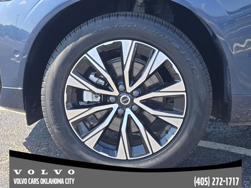 Certified 2025 Volvo XC60 B5 Plus AWD/4WD image 9