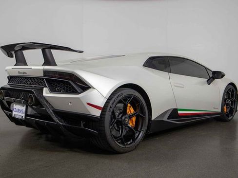 Used 2018 Lamborghini Huracan Performante image 8