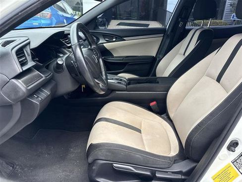 Used 2018 Honda Civic Sport image 4