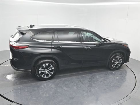 Used 2022 Toyota Highlander XLE image 47