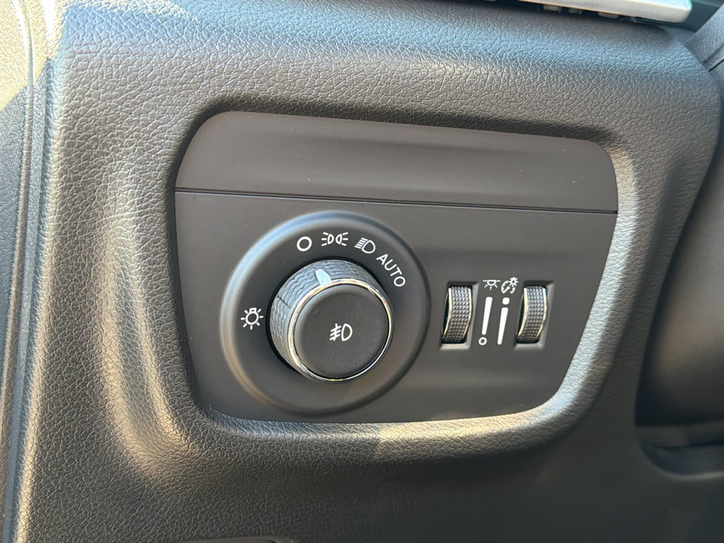New 2027 Jeep Grand Cherokee Limited AWD/4WD image 14