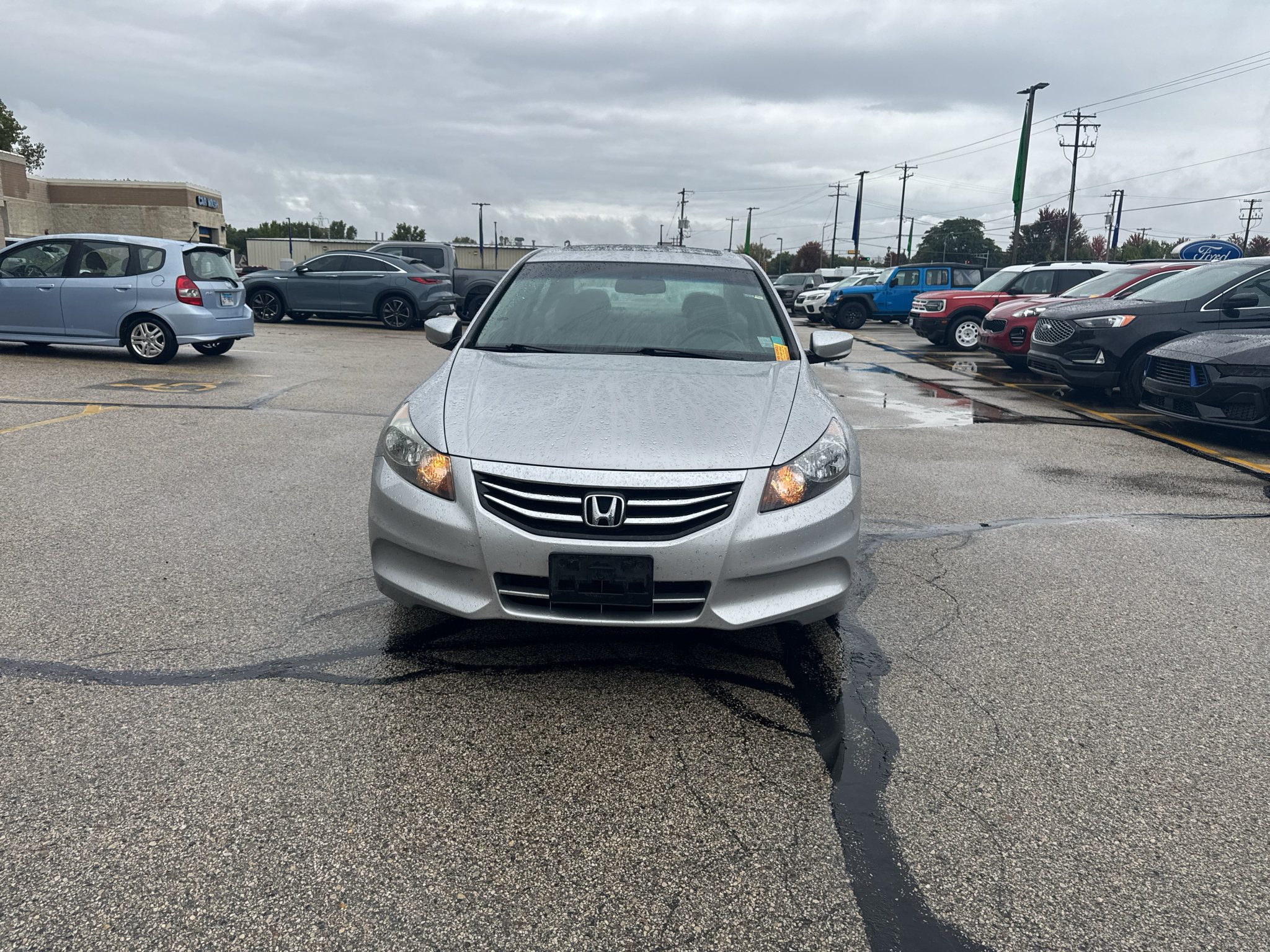 Used 2011 Honda Accord EX-L image 2