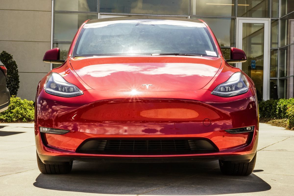 Used 2024 Tesla Model Y Long Range AWD/4WD image 7
