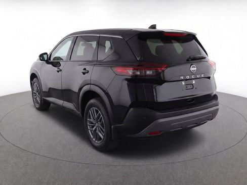 Used 2024 Nissan Rogue S FWD image 3