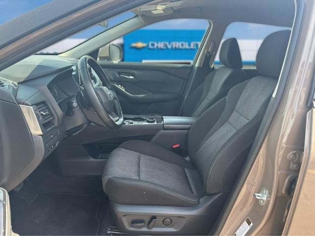 Used 2025 Nissan Rogue SV AWD/4WD image 18