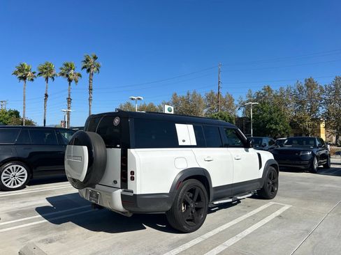 Used 2023 Land Rover Defender 130 SE AWD/4WD image 3