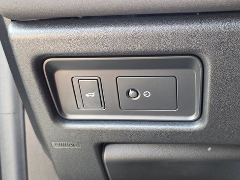 Used 2019 Land Rover Discovery Sport SE AWD/4WD image 39