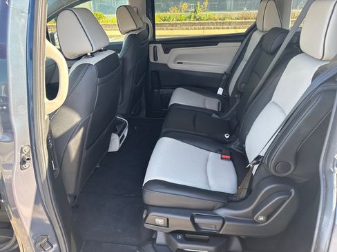 Used 2025 Honda Odyssey Elite image 25