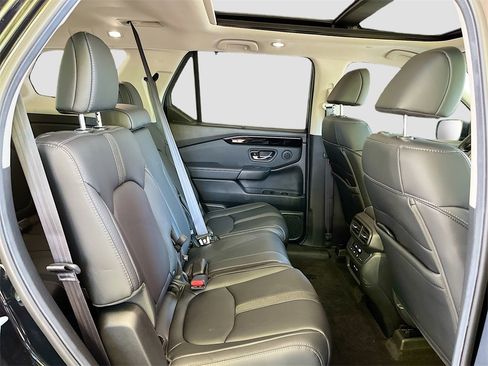 Used 2025 Honda Pilot Touring image 30