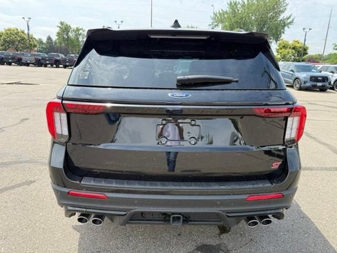 Used 2025 Ford Explorer ST AWD/4WD image 9