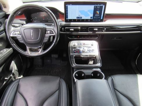 Used 2022 Lincoln Nautilus Reserve FWD image 17