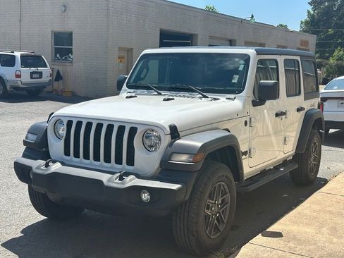 Used 2024 Jeep Wrangler Unlimited Sport AWD/4WD image 2