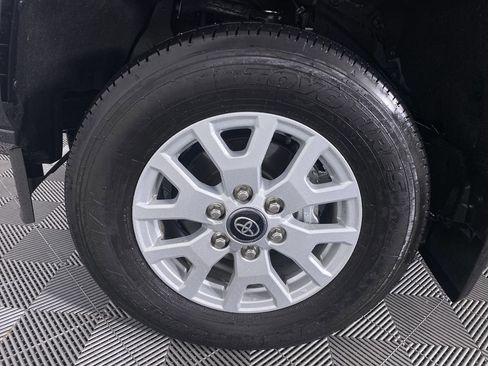 Used 2025 Toyota Tacoma SR5 w/ SR5 Upgrade Package image 15
