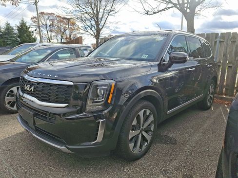 Certified 2022 Kia Telluride S image 1